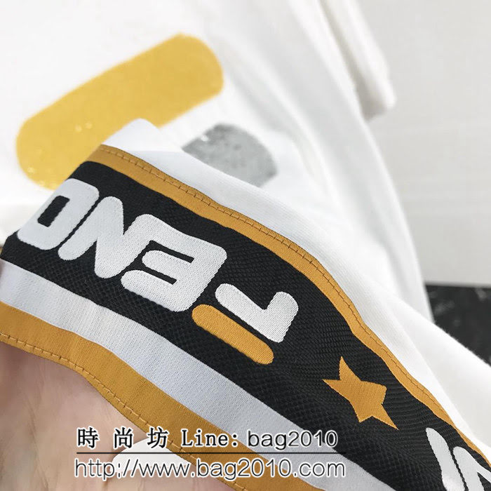 FENDI芬迪 x FLE19早春聯名款 亮片織帶字母 男款白色短袖 ydi2535